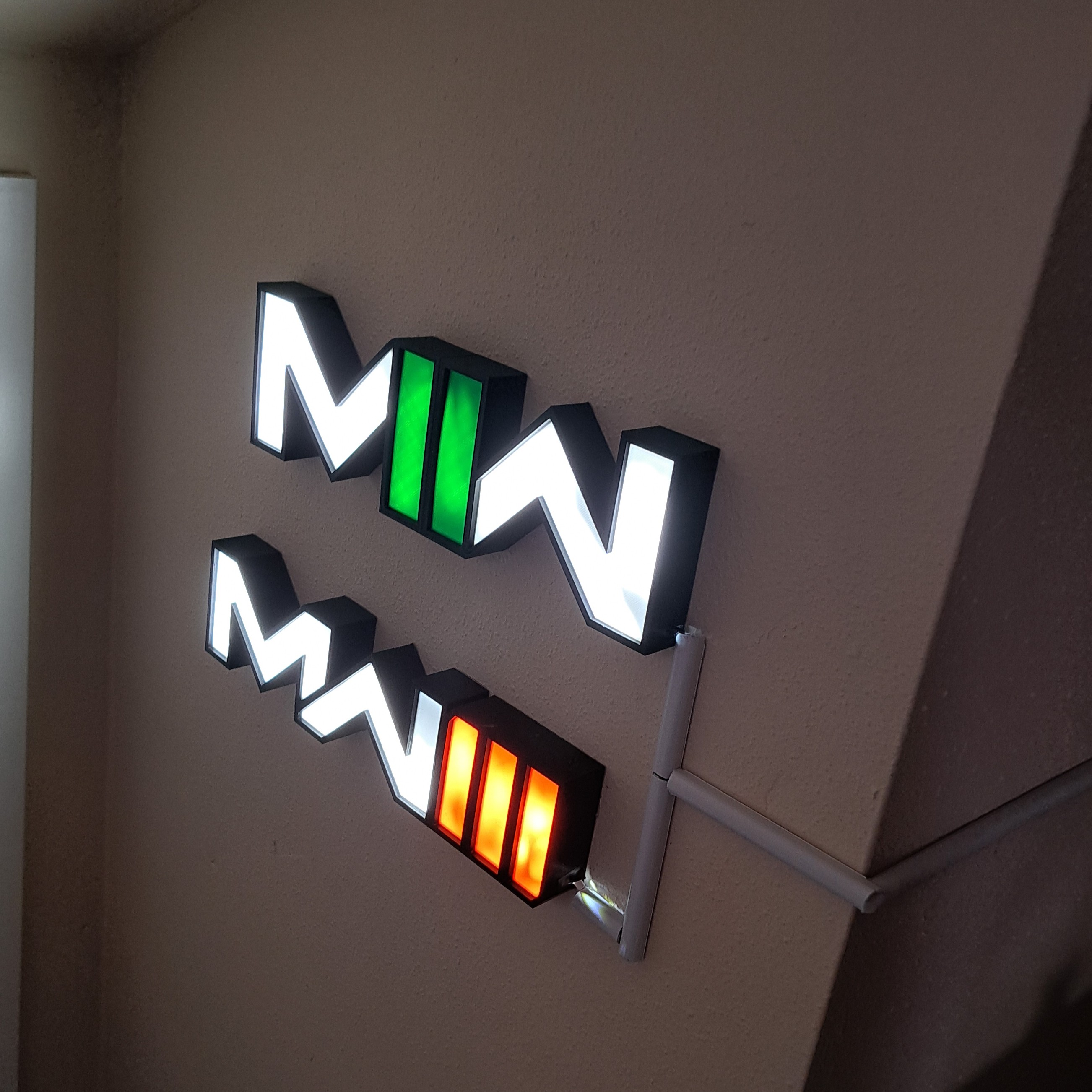 Lampara Modern Warfare encendida